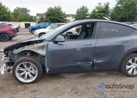 2023 Tesla Model Y Awd/Long Range Dual Motor All-Wheel Drive from USA, damaged, VIN 7SAYGDEE9PF686368